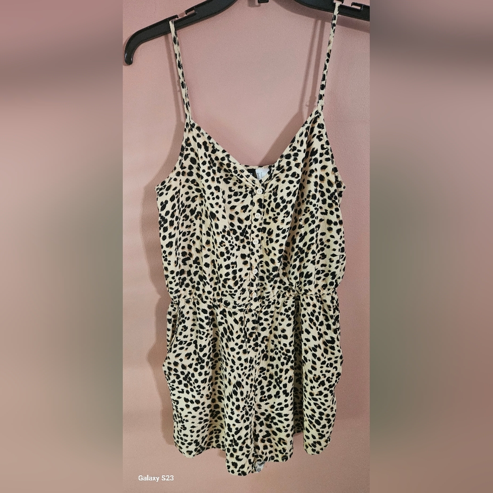 Divided Leopard Print Tank Top Shorts Romper With Pockets Size 8